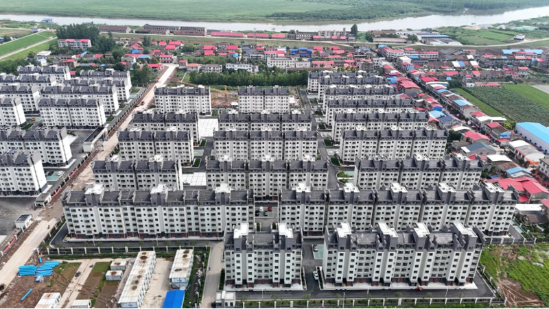 聚焦“135”  沖刺“全年紅”⑦丨以鐵軍擔當書寫華容縣團洲垸災后重建“安居答卷”