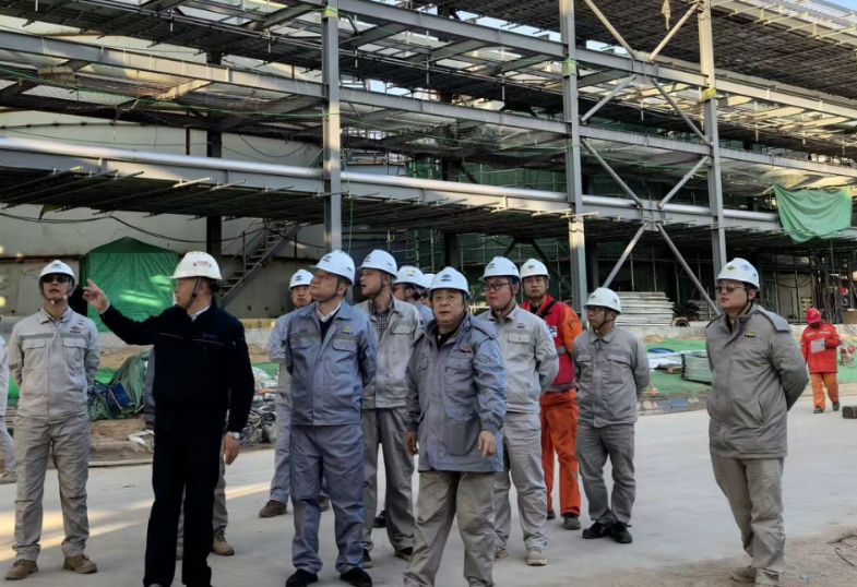 周鴻到中煤榆林項目督導“大干四季度”會戰工作